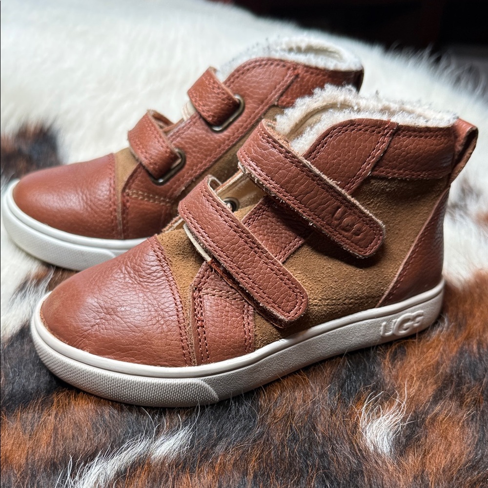 UGG